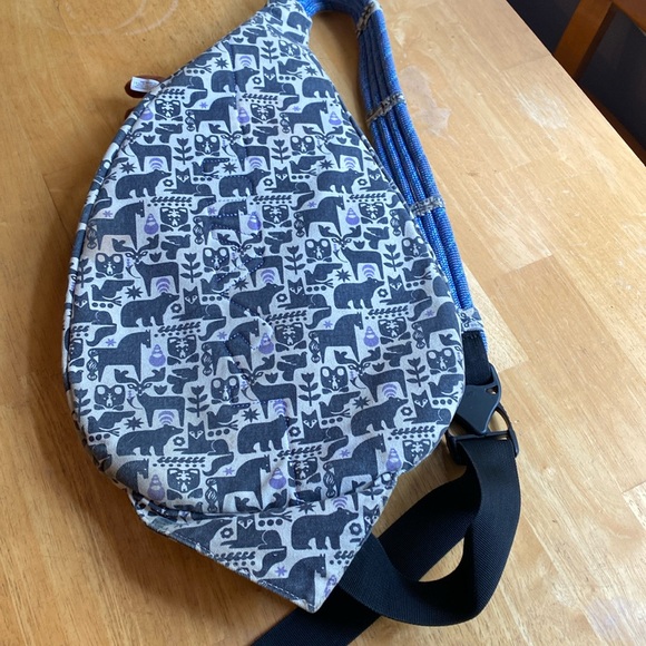 KAVU Canvas Backpack Bag, 17x10”, Three Zip Section, pre-owned - Picture 4 of 13